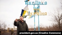 Президент Украины Владимир Зеленский в Авдеевке 