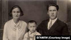 Владимир Дубовка с женой и сыном. Яранск, 7 сентября 1933 года